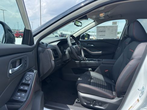 New 2026 Nissan Rogue SV w/ Rock Creek Premium Package AWD/4WD image 11
