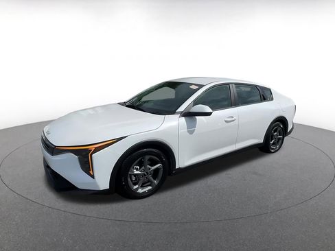 Used 2025 Kia K4 LXS image 8