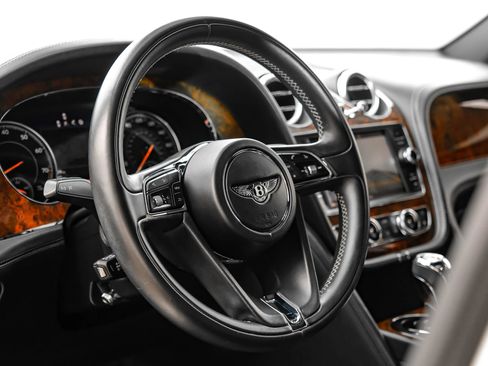 Used 2019 Bentley Bentayga AWD/4WD image 11