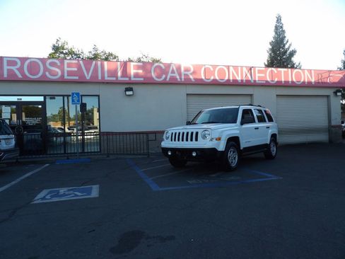 Used 2015 Jeep Patriot Sport FWD image 1