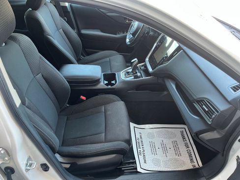 Used 2023 Subaru Outback Premium AWD/4WD image 18