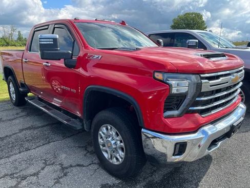 Used 2024 Chevrolet Silverado 3500 LTZ w/ LTZ Plus Package AWD/4WD image 2