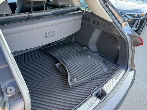 Used 2025 Audi Q5 Premium Plus w/ Premium Plus image 25