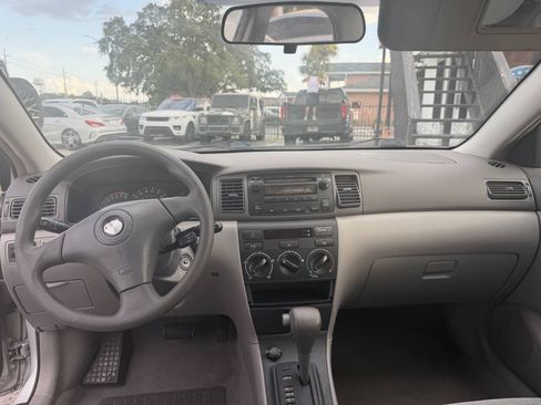 Used 2005 Toyota Corolla CE w/ Convenience Pkg FWD image 9