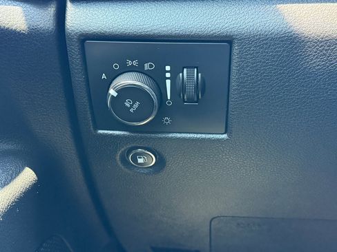 Used 2018 Jeep Grand Cherokee Limited RWD image 26