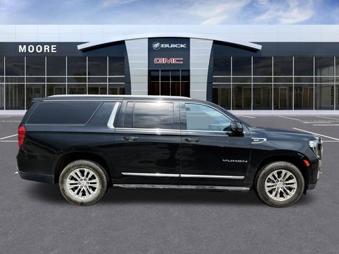 Used 2022 GMC Yukon XL SLT w/ SLT Luxury Package RWD image 2