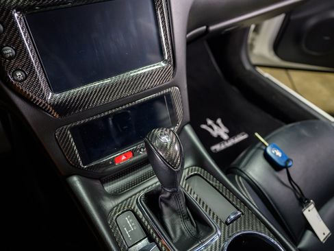 Used 2015 Maserati GranTurismo MC image 38