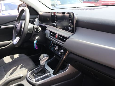 Used 2024 Kia Seltos LX AWD/4WD image 10