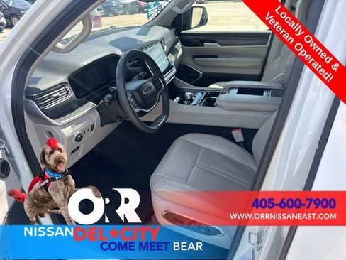 Used 2024 Jeep Wagoneer L Series II w/ Flexible Seating Group AWD/4WD image 16