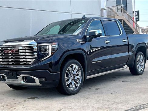 Used 2025 GMC Sierra 1500 Denali w/ Denali Reserve Package AWD/4WD image 7