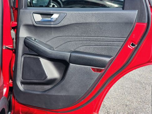 Used 2021 Ford Escape SE w/ SE Sport Appearance Package image 30