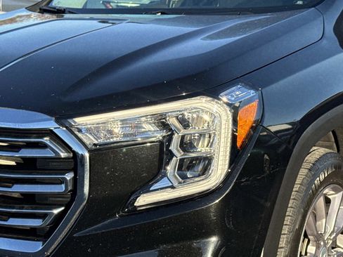 Used 2023 GMC Terrain SLT image 27