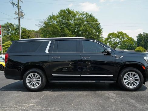 Used 2024 GMC Yukon XL SLT w/ SLT Luxury Package AWD/4WD image 2