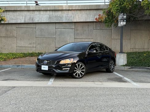 Used 2015 Volvo S60 T5 Premier w/ Convenience Package FWD image 2