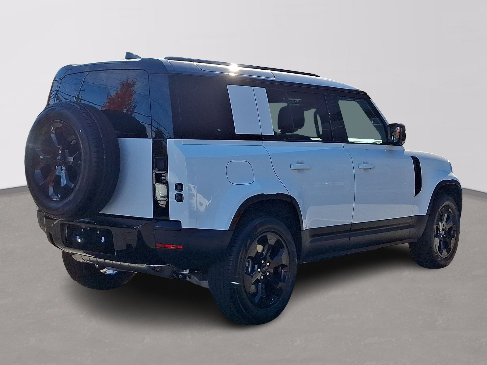 New 2026 Land Rover Defender 110 S AWD/4WD image 3