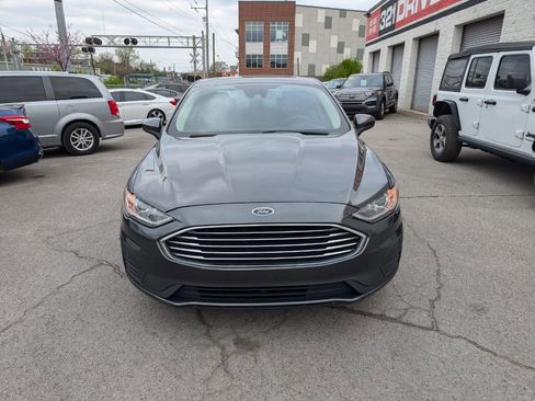 Used 2020 Ford Fusion SE FWD image 4