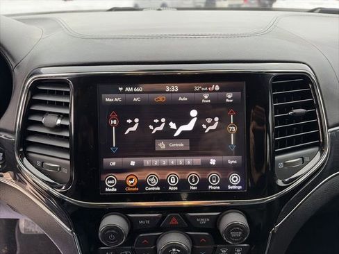 Used 2020 Jeep Grand Cherokee Overland image 28