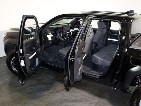 Used 2024 Toyota Tacoma TRD Off-Road image 5