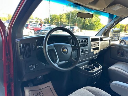 Used 2014 Chevrolet Express 1500 AWD image 9