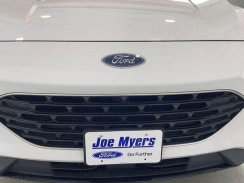 Used 2022 Ford Escape SE w/ SE Sport Appearance Package FWD image 27