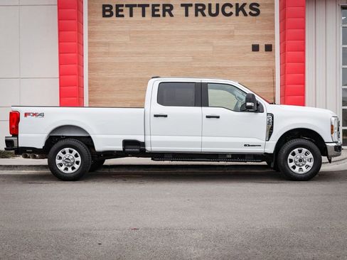 Used 2024 Ford F350 XLT w/ FX4 Off-Road Package AWD/4WD image 2
