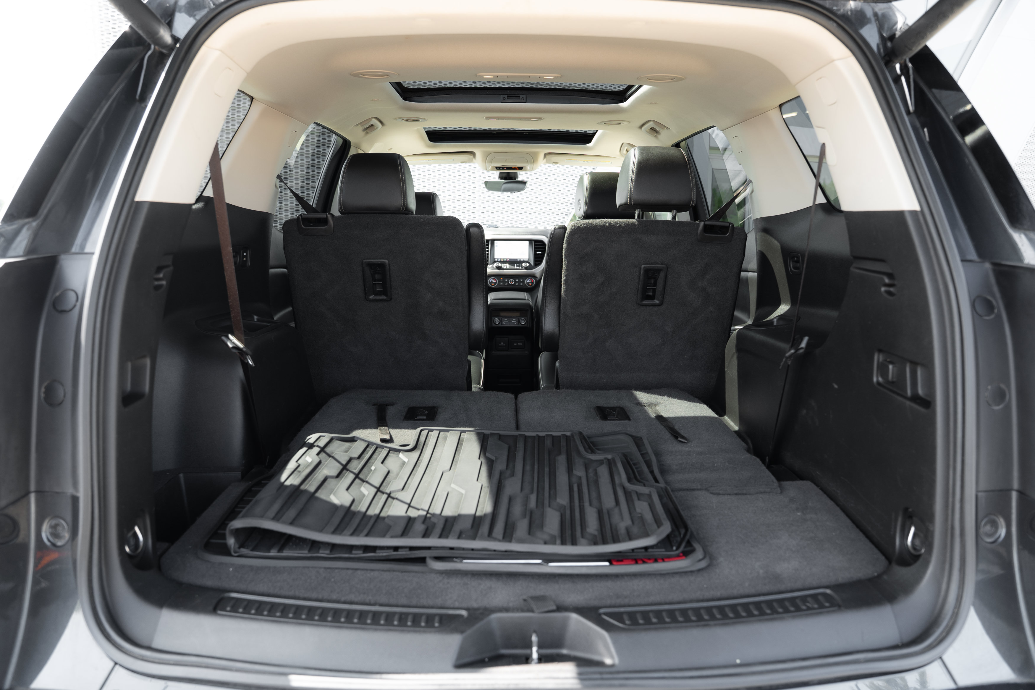 Used 2021 GMC Acadia Denali w/ Denali Ultimate Package AWD/4WD image 25