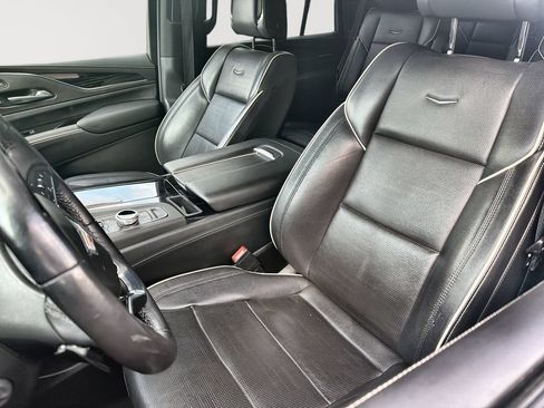 Used 2023 Cadillac Escalade Sport AWD/4WD image 13