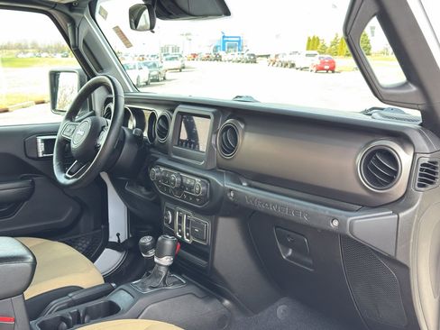 Used 2019 Jeep Wrangler Sport image 29