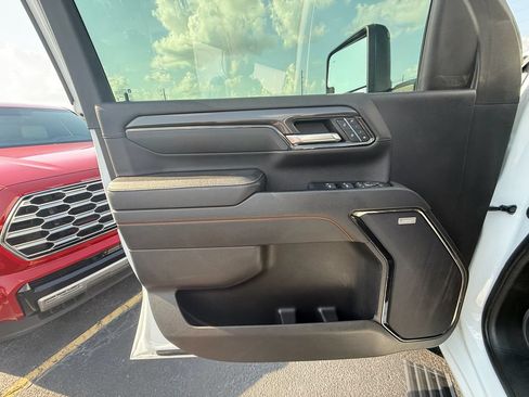 Used 2024 GMC Sierra 2500 AT4 w/ AT4 Premium Plus Package AWD/4WD image 11