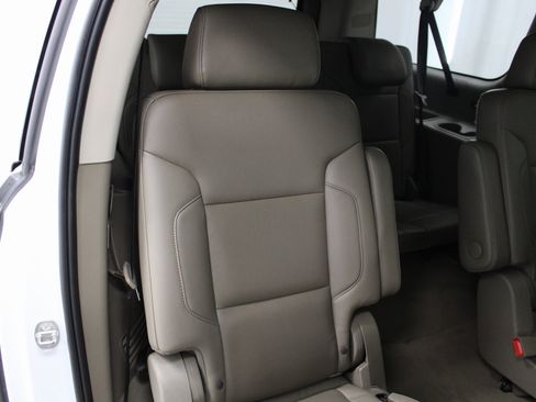 Used 2020 Chevrolet Suburban Premier image 19