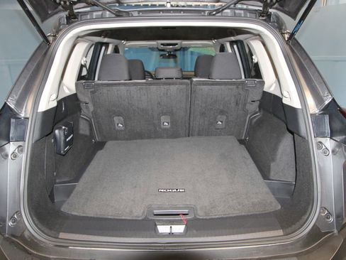 Used 2023 Nissan Rogue SV image 34