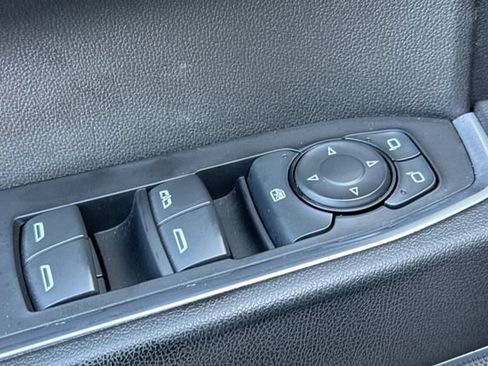 Used 2022 Chevrolet Silverado 1500 RST AWD/4WD image 12