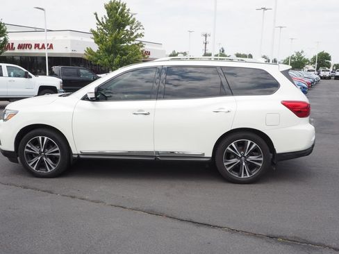 Used 2019 Nissan Pathfinder Platinum AWD/4WD image 8