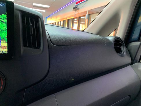 Used 2016 Nissan NV200 S image 12