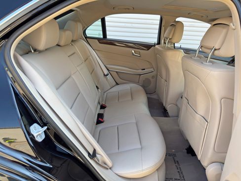 Used 2014 Mercedes-Benz E 350 4MATIC Sedan image 38