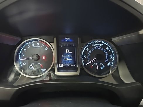 Used 2018 Toyota Tacoma SR5 image 22