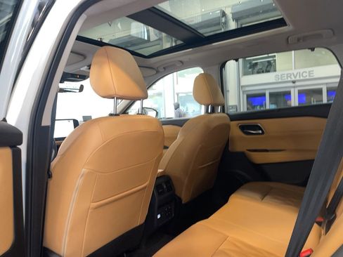 Used 2023 Nissan Rogue Platinum w/ Platinum Premium Package image 6