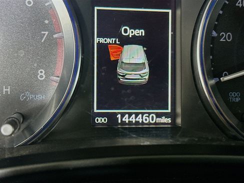 Used 2015 Toyota Highlander XLE image 19