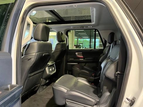Used 2025 Ford Expedition Max Platinum AWD/4WD image 17