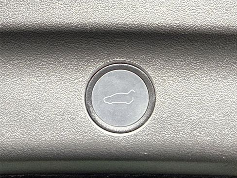 Used 2021 Tesla Model Y Long Range image 35