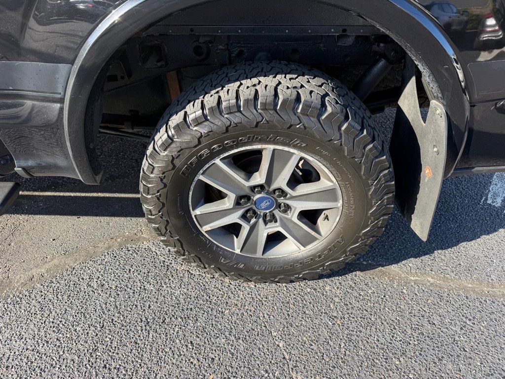 Used 2016 Ford F150 XLT w/ Equipment Group 302A Luxury AWD/4WD image 9