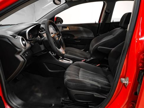 Used 2018 Chevrolet Sonic LT FWD image 4