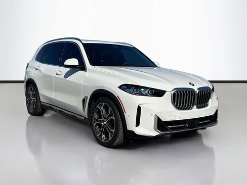 New 2025 BMW X5 xDrive50e w/ Climate Comfort Package image 2