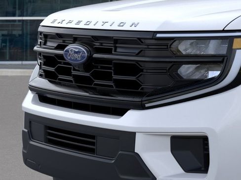 New 2026 Ford Expedition Active image 19