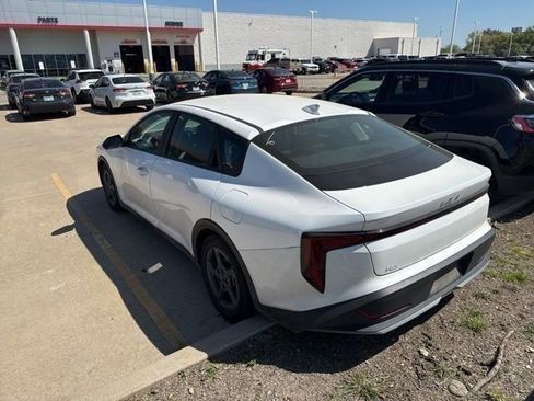Used 2025 Kia K4 LXS image 6