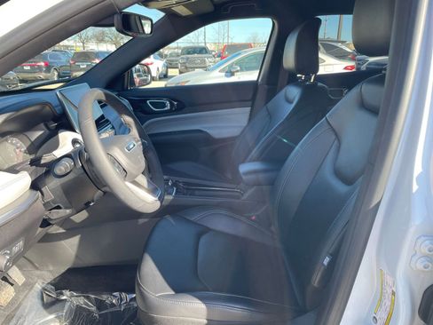 Used 2025 Jeep Compass Limited image 27