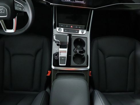 Certified 2025 Audi Q7 2.0T Premium image 16