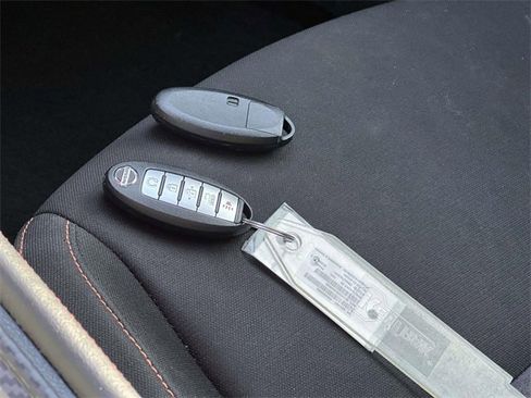 Used 2020 Nissan Sentra SR image 3