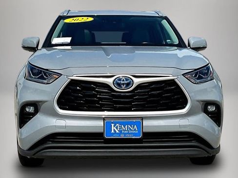 Used 2022 Toyota Highlander Bronze Edition AWD/4WD image 2