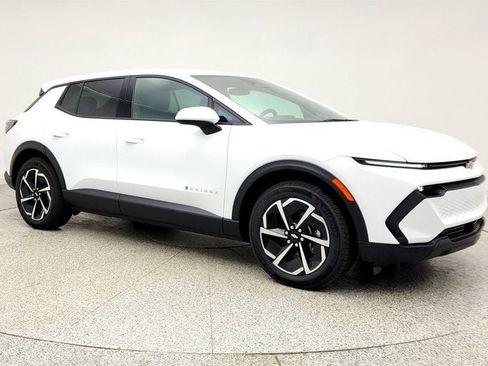 Used 2026 Chevrolet Equinox EV LT image 3